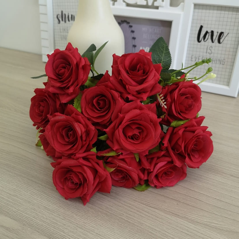 Искусственные цветы на могилу в Ярославле | Цветы искусственные «Розы острые», красные, букет